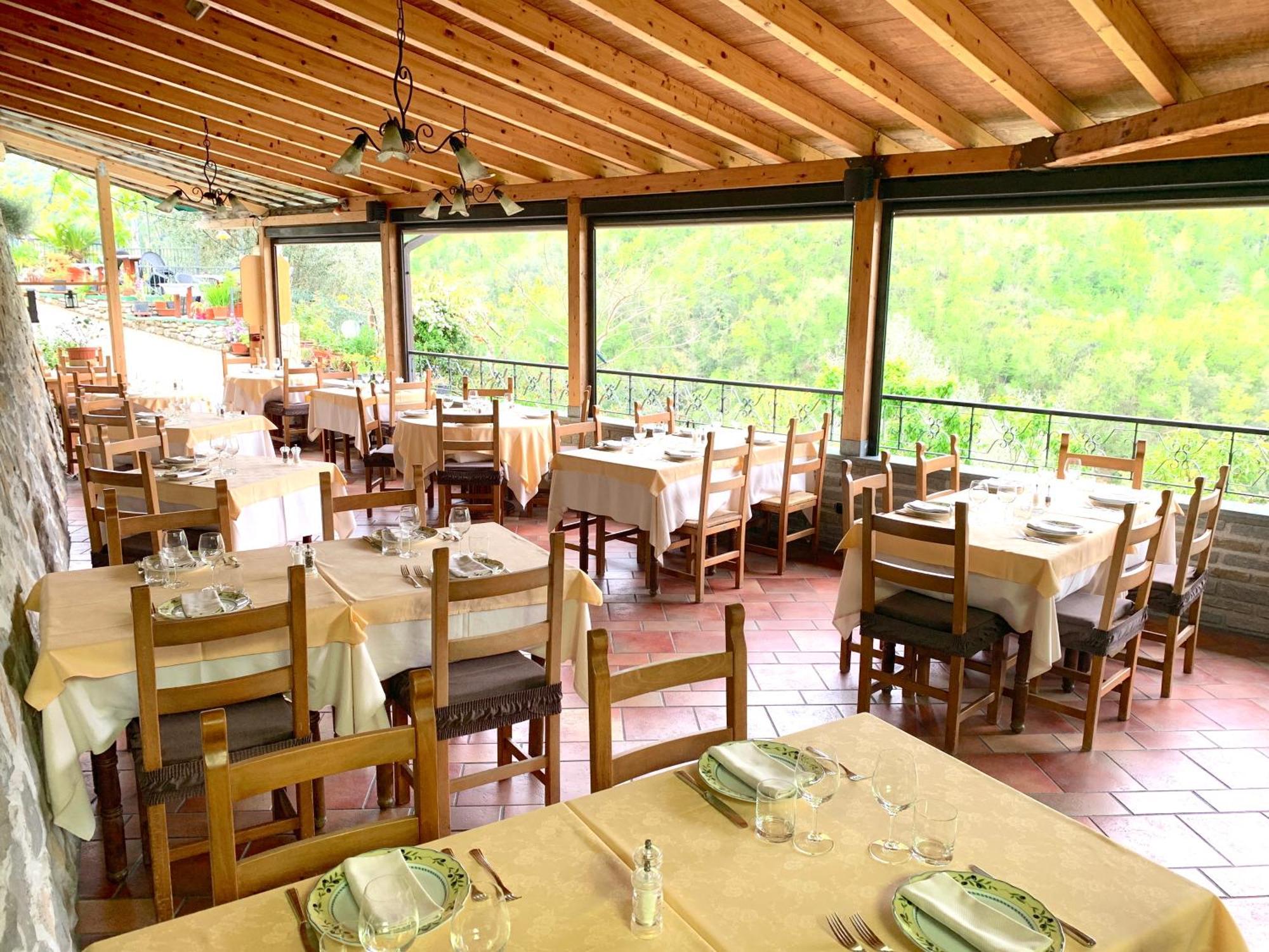 La Favorita Apricale B&B & Ristorante المظهر الخارجي الصورة