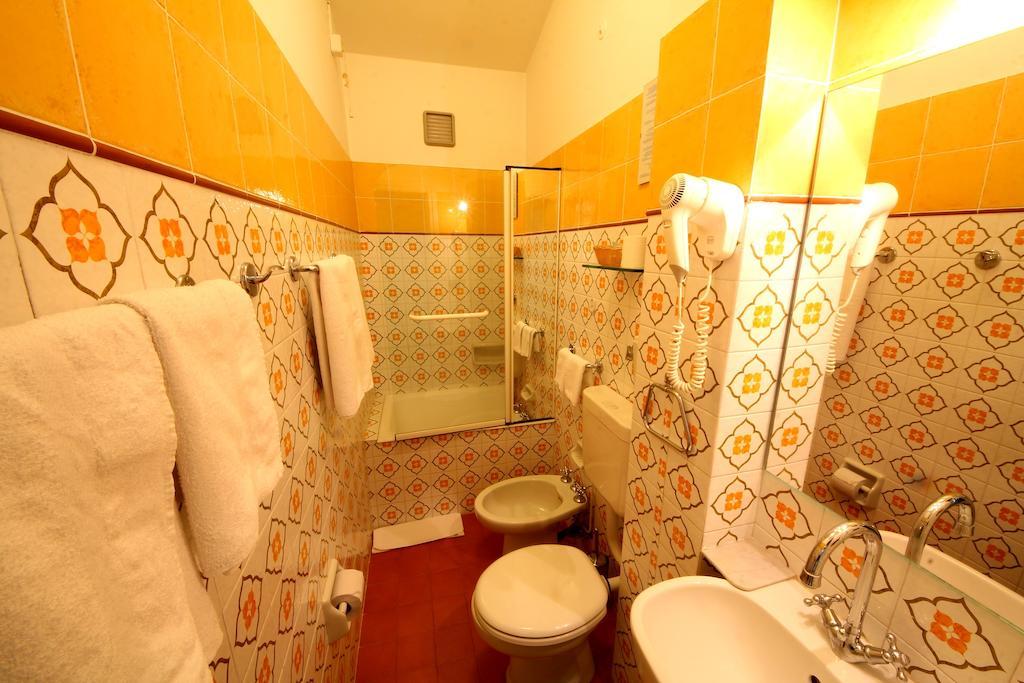 La Favorita Apricale B&B & Ristorante الغرفة الصورة
